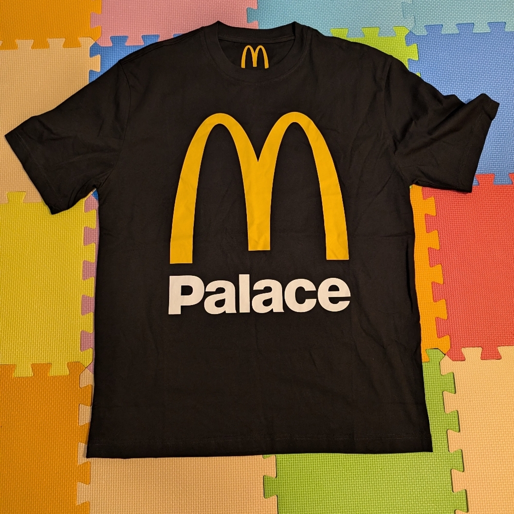 Palace x McDonald's Tee size Large